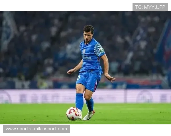 特谢拉传球视野依旧出众 申花葡萄牙中场梳理进攻